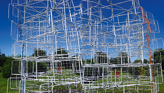 AIRE WHITE TOWERCOLOURED BOY | Degenhard Andrulat