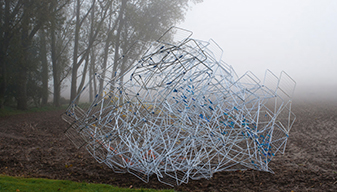 AIRE WHITE TOWERCOLOURED BOY | Degenhard Andrulat